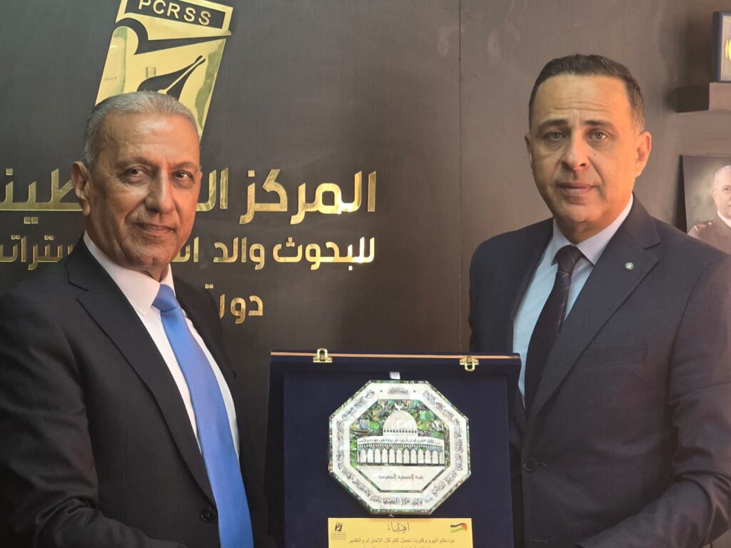المركز الفلسطيني للبحوث والدراسات الاستراتيجية يقيم حفل وداع وتكريم لسعادة القنصل المصري محمد درويش في دولة فلسطين