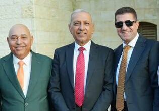 الدكتور محمد المصري وطاقم المركز الفلسطيني للبحوث والدراسات الاستراتيجية يهنئون اللواء مهدي بزفاف نجله النقيب درويش